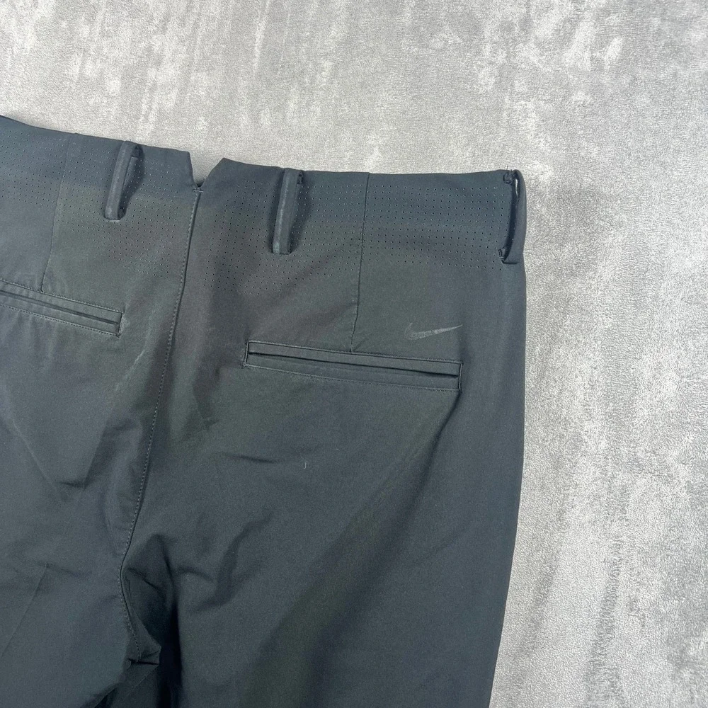 Nike Tiger Woods Collection Mens Golf Shorts Black Size 30 Perforated Stretch